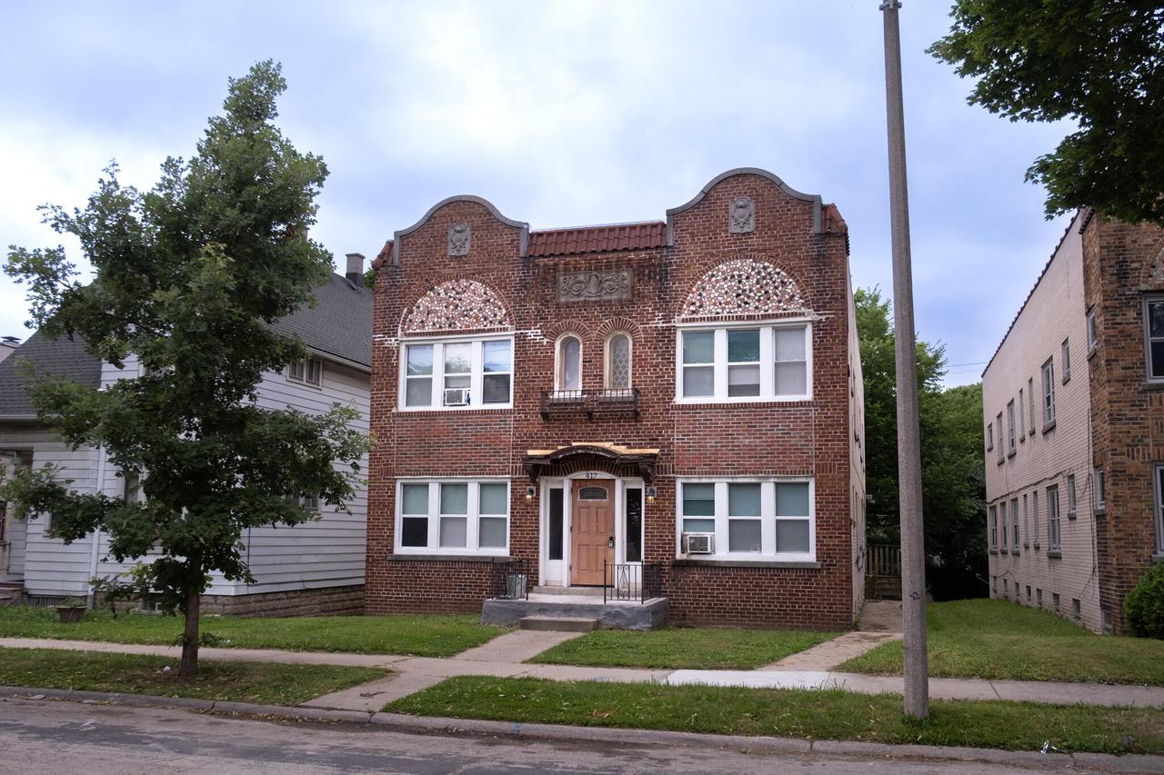 417 N 39th St, Milwaukee, WI 53208