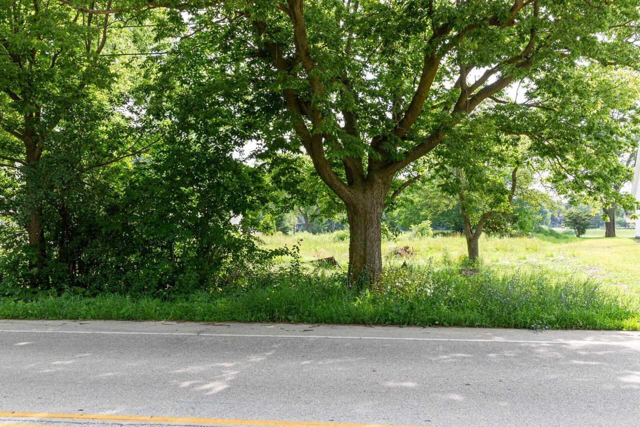 630 Green Bay Rd, Thiensville, WI 53092
