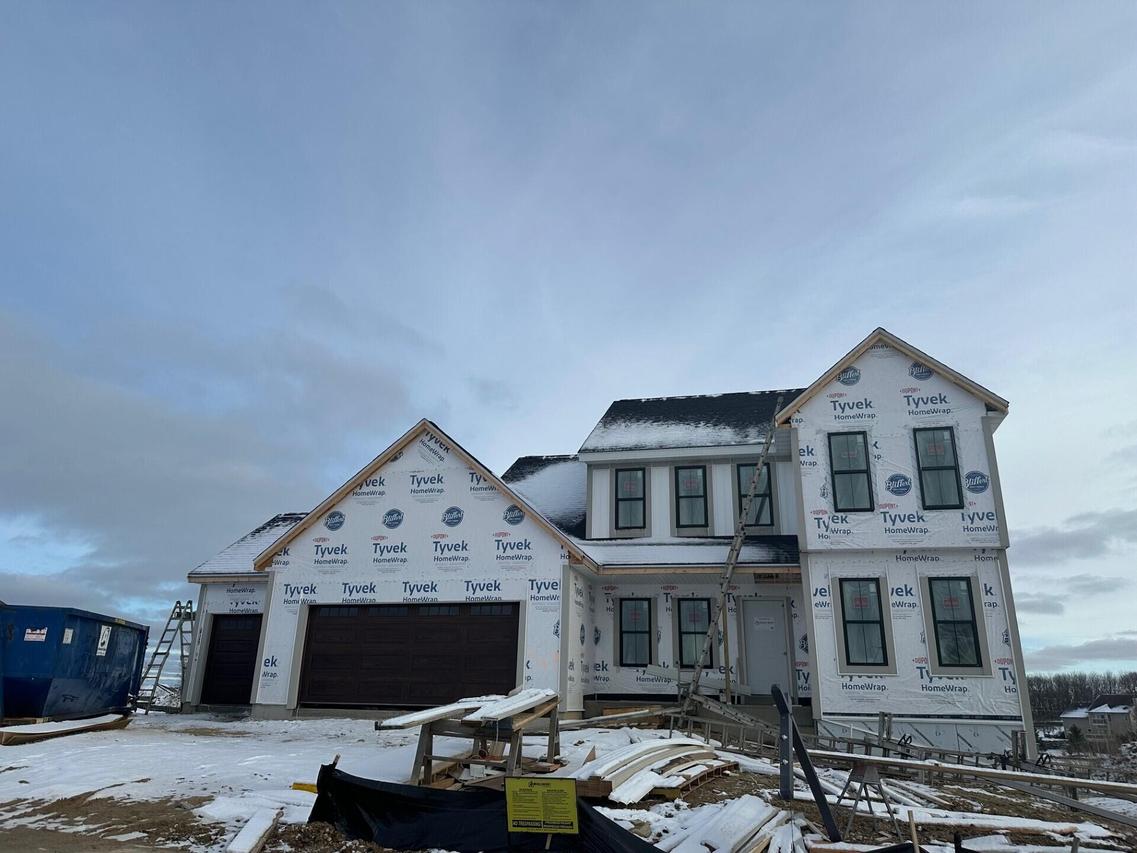 805 Viewpoint Ave, Waukesha, WI 53188