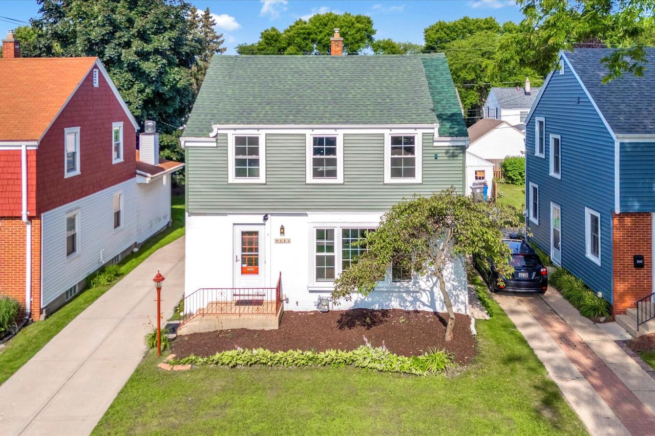 4823 N Elkhart Ave, Whitefish Bay, WI 53217