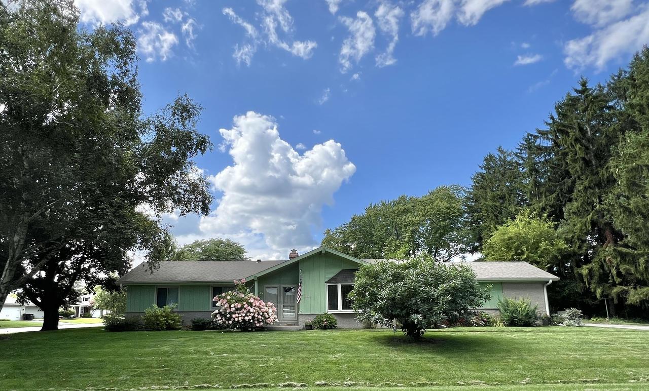 5326 Santa Anita Dr, Caledonia, WI 53402