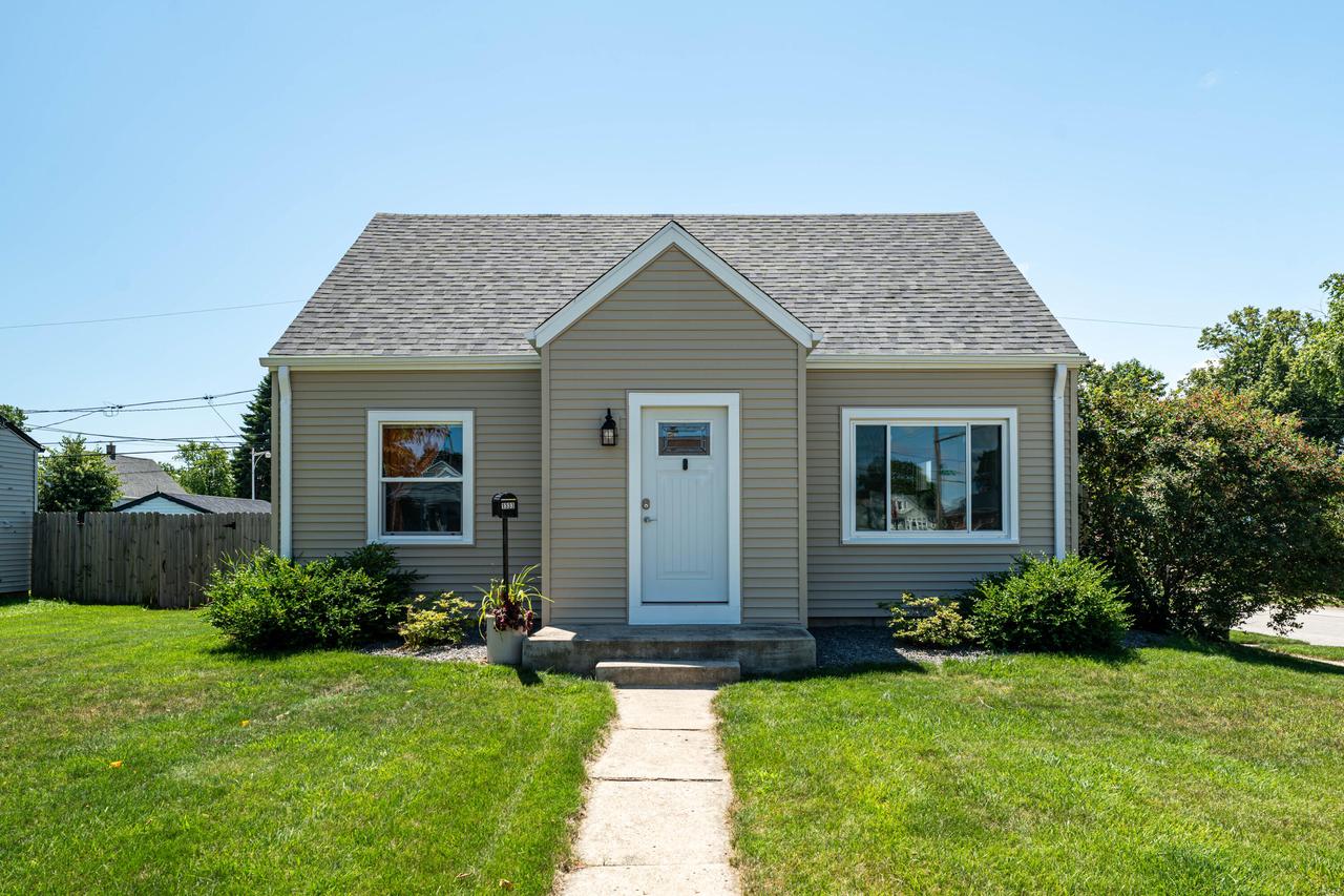 1333 Marion Ave, South Milwaukee, WI 53172
