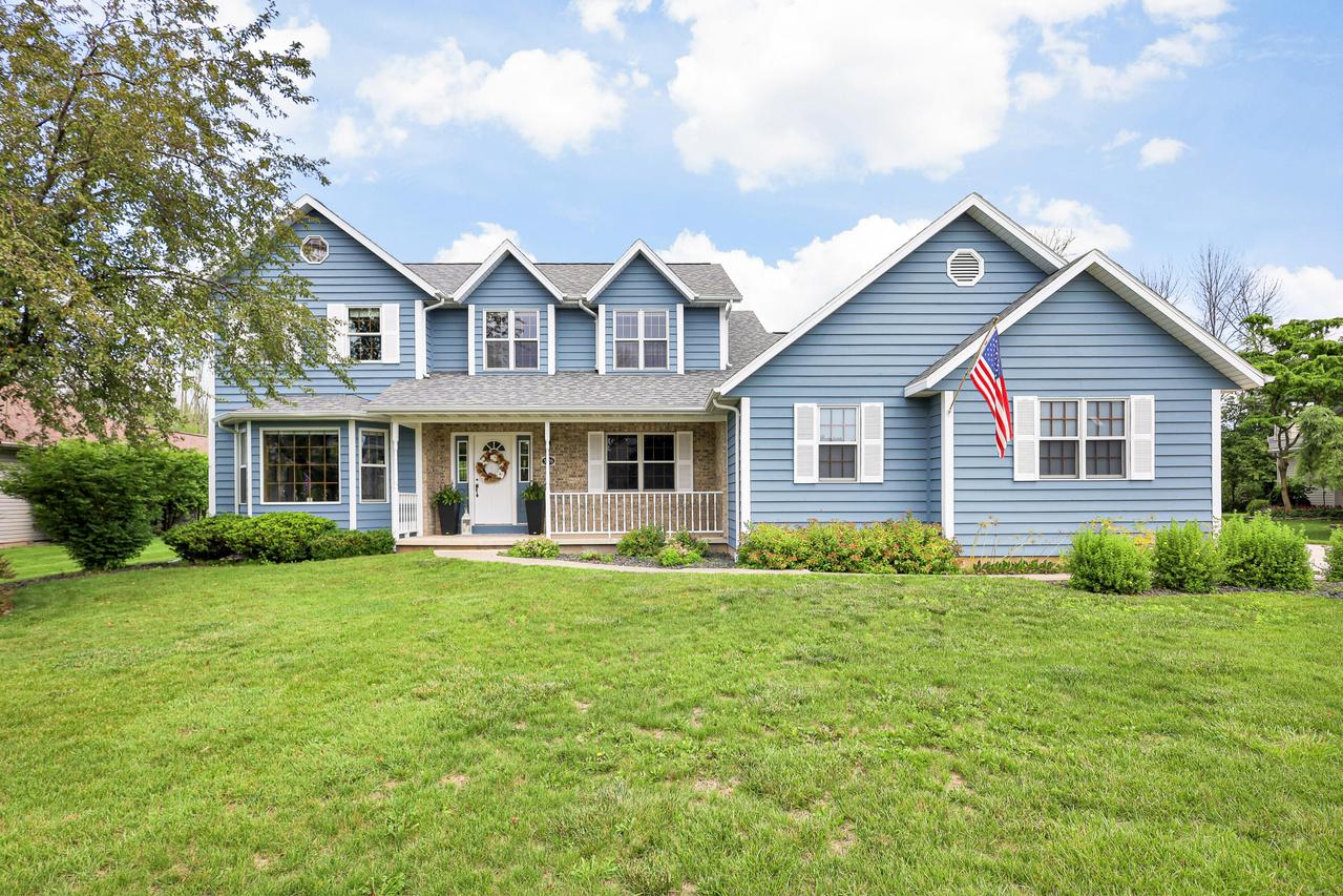 3726 Westwood Ln, Manitowoc, WI 54220