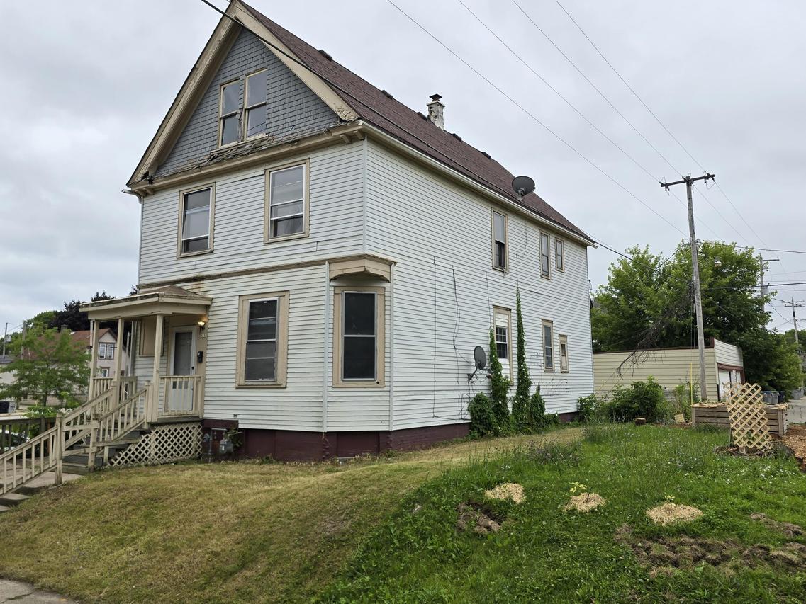 421 E Chambers St #421A, Milwaukee, WI 53212