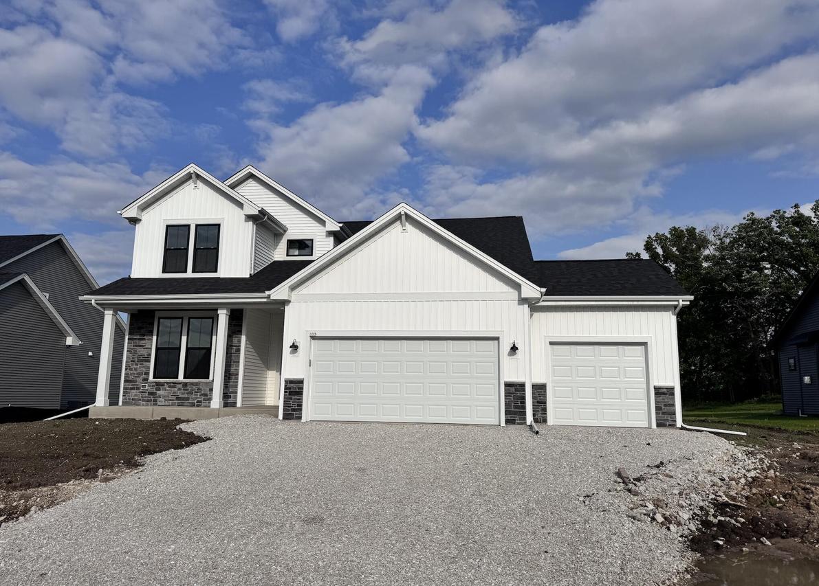 333 Kiddle Ln, Union Grove, WI 53182