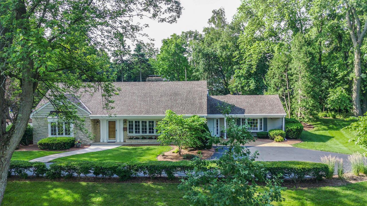 905 W Larabee St, Port Washington, WI 53074