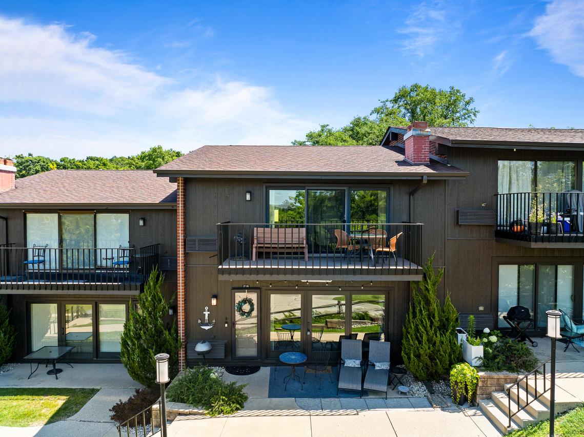 37 Lausanne Ct #37-06, Geneva, WI 53147