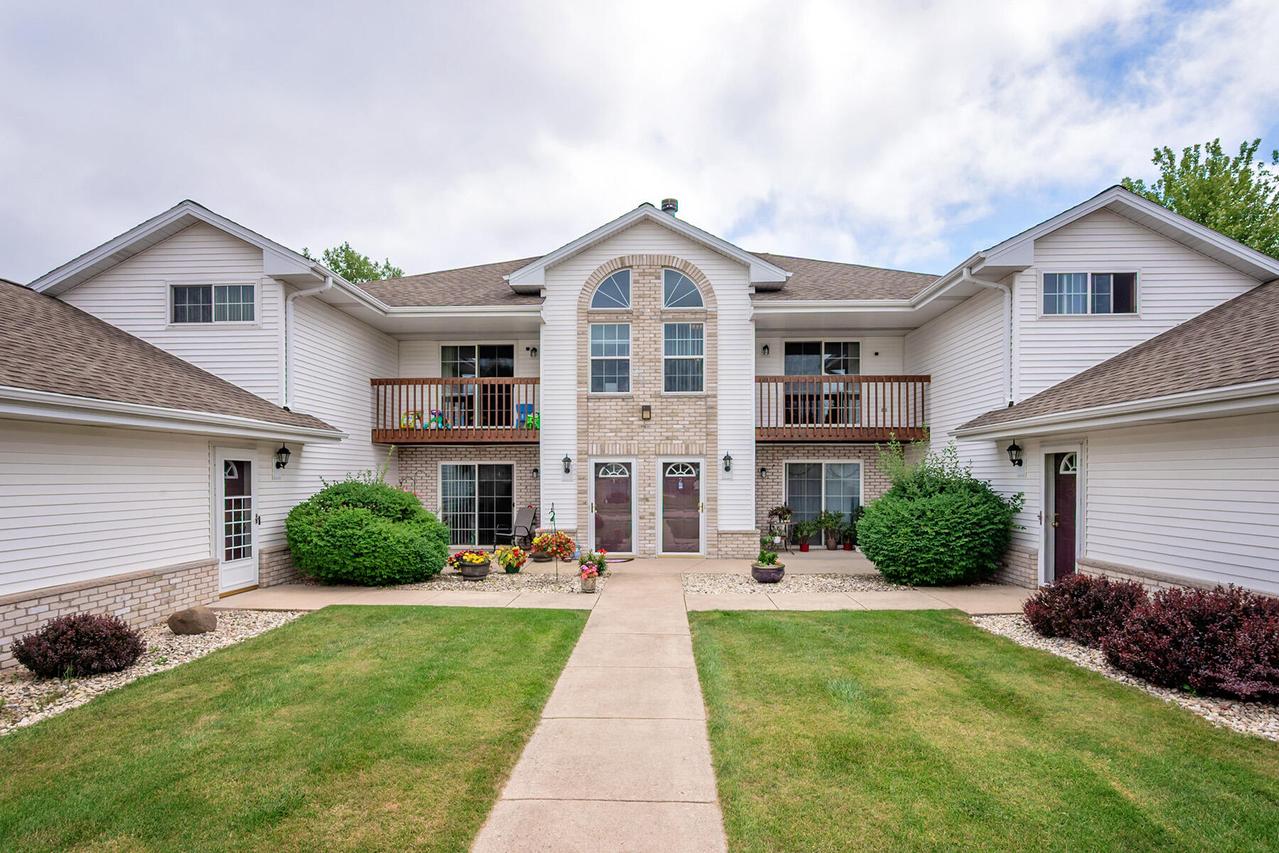 6145 S Creekside Dr #6, Cudahy, WI 53110