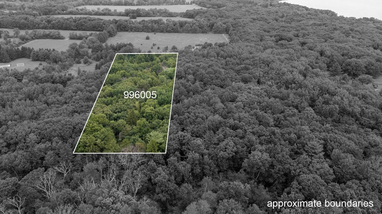 Lt1 N County Road C - #CSM11051, Chenequa, WI 53058