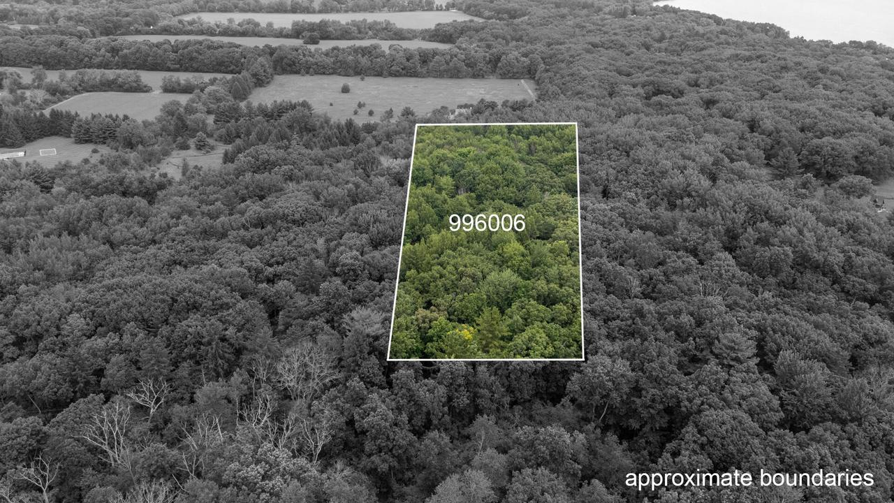 Lt2 N County Road C - #CSM11051, Chenequa, WI 53058