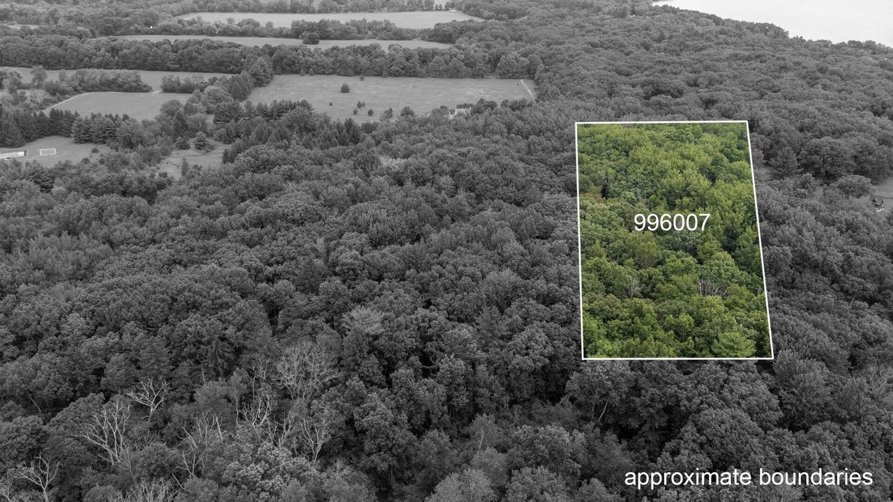 Lt3 N County Road C - #CSM11051, Chenequa, WI 53058