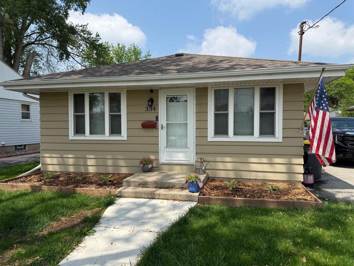 334 Palmer St, Waukesha, WI 53188