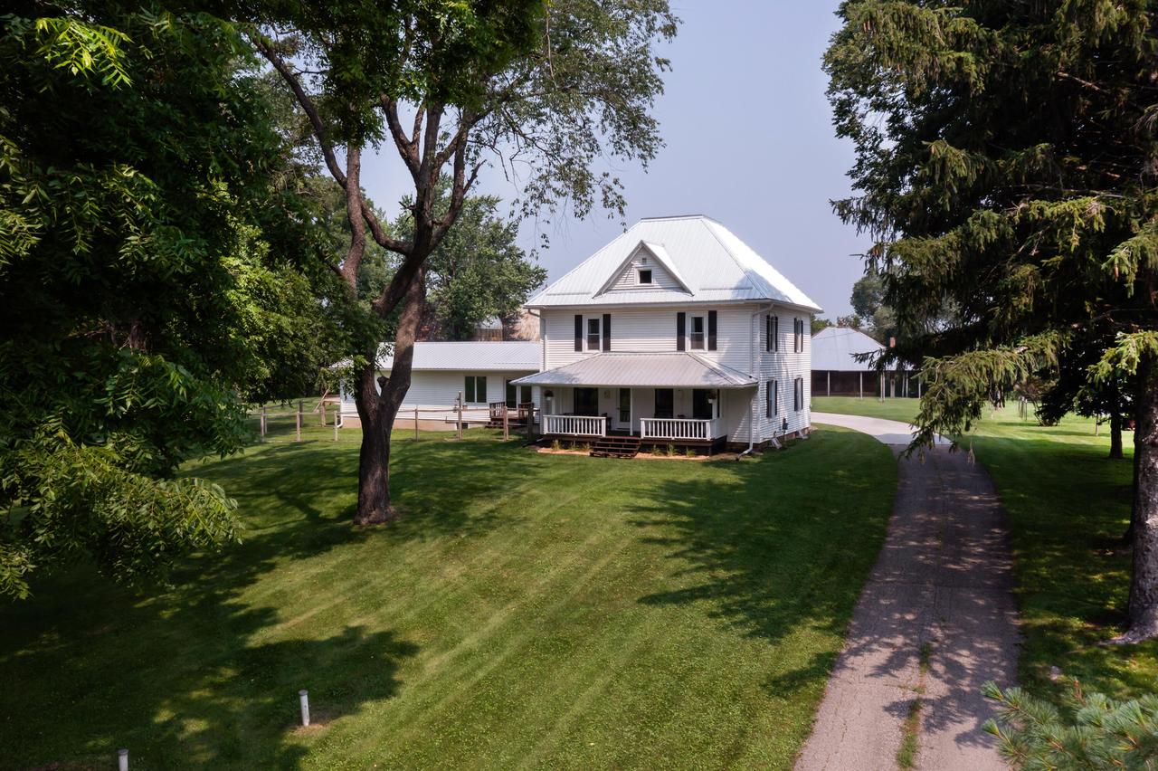 W19170 Silver Creek, Gale, WI 54630