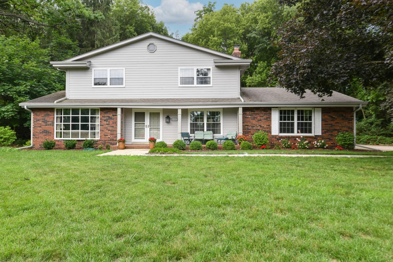 836 Hawks Hollow, Delafield, WI 53018