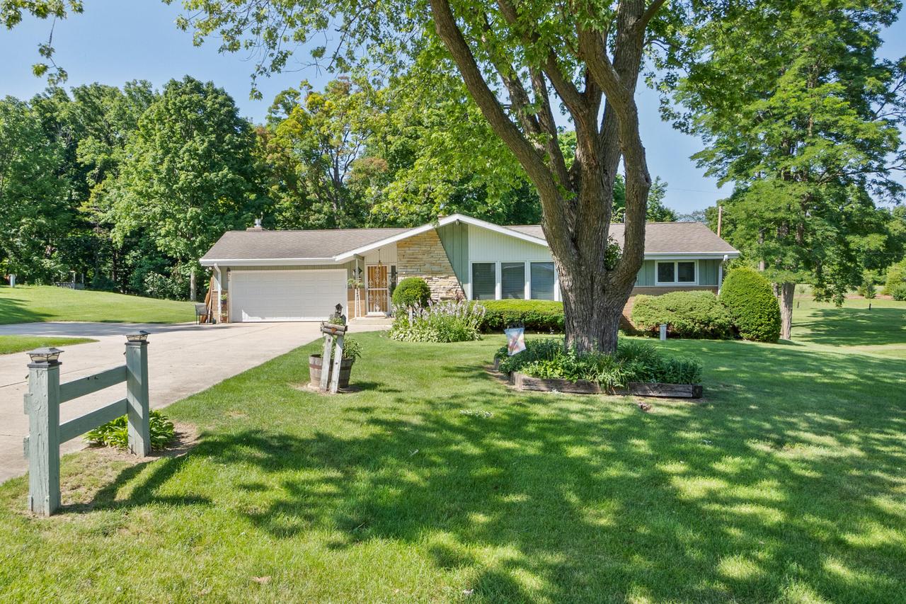 16530 Willow Ridge, Brookfield, WI 53005