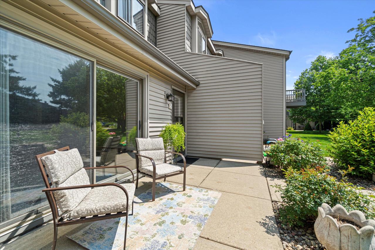 1000 Prairie Dr #5, Mount Pleasant, WI 53406