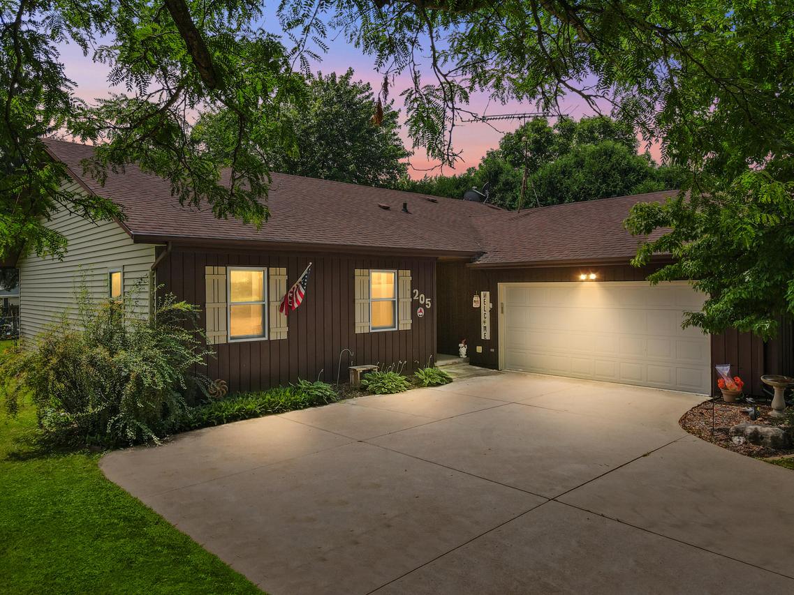 205 Robert St, Watertown, WI 53098