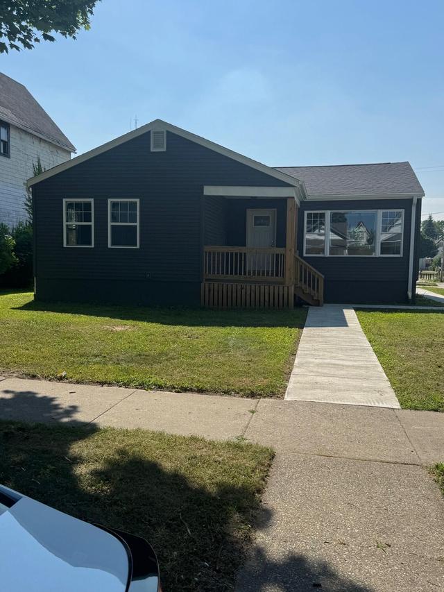 1437 N 26th St, Milwaukee, WI 53205