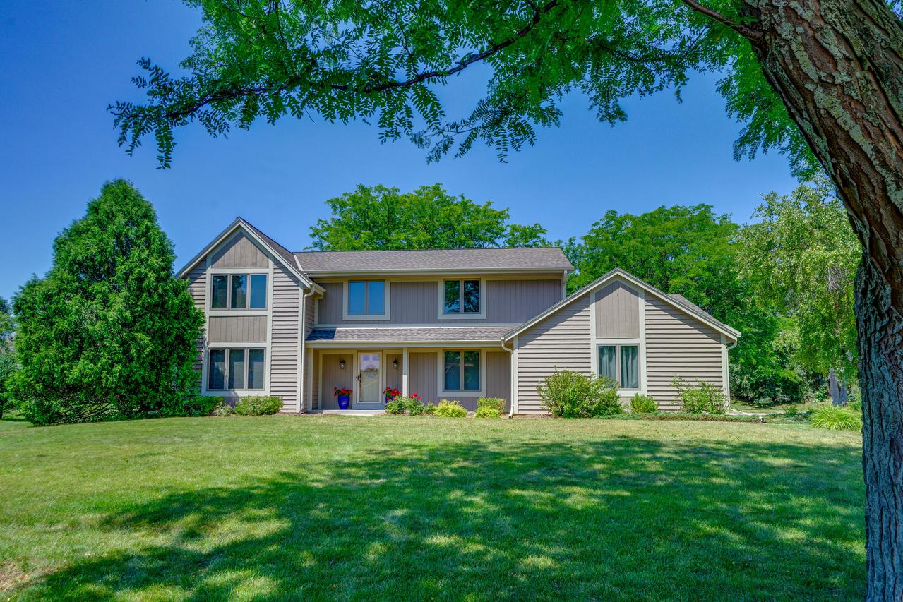 20550 Dexter Ct, Brookfield, WI 53045