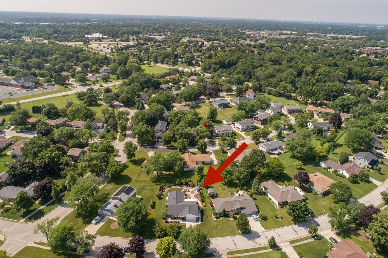 4820 Sutton Ln, Greendale, WI 53129