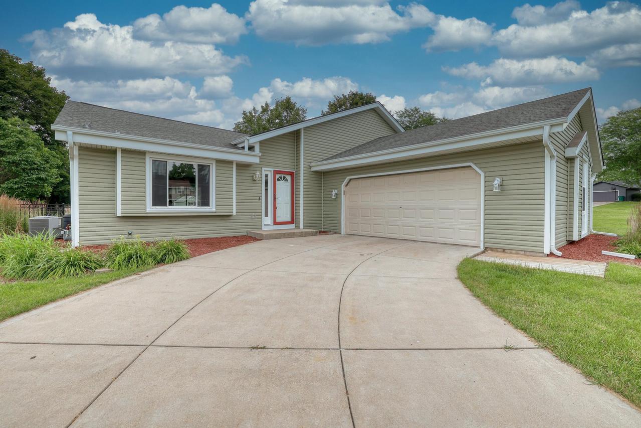 N97W17006 Cheyenne Ct, Germantown, WI 53022