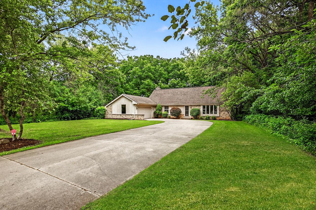 N7W31376 Cambridge Ct, Delafield, WI 53018