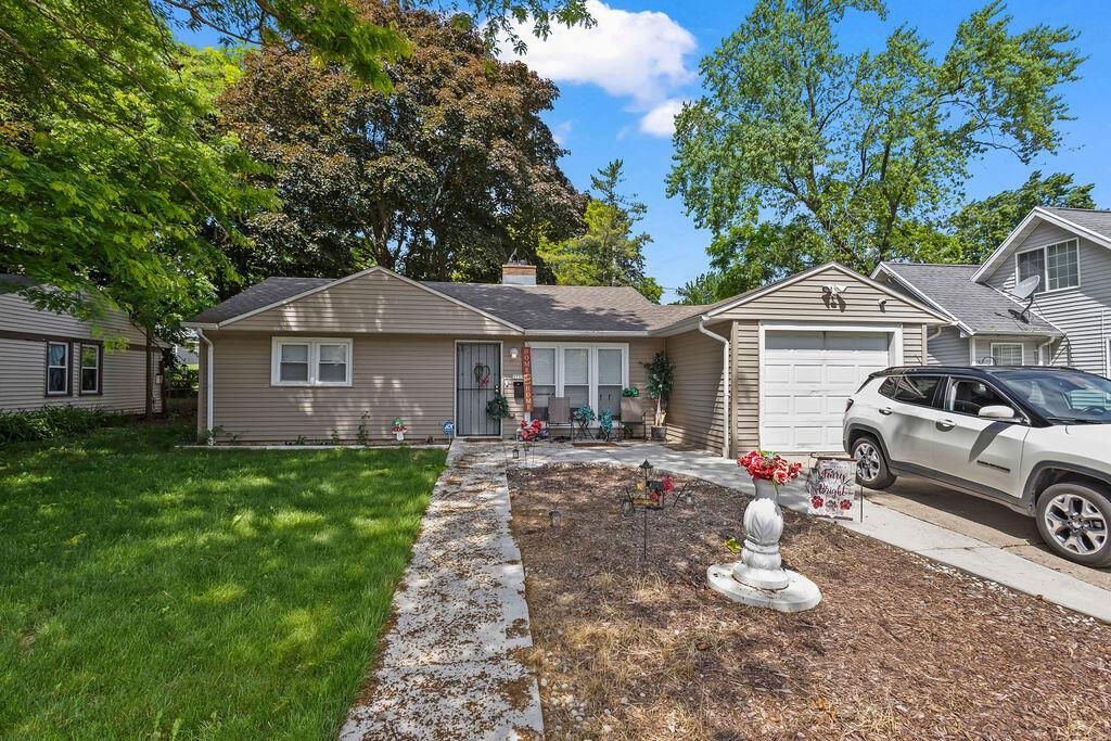 3733 N 60th St, Milwaukee, WI 53216