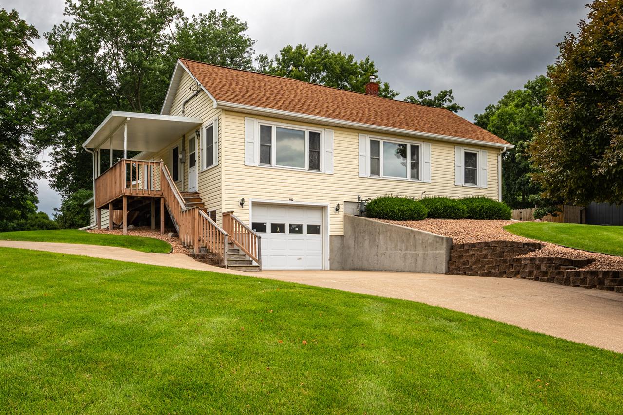 402 Oak Forest, Onalaska, WI 54650