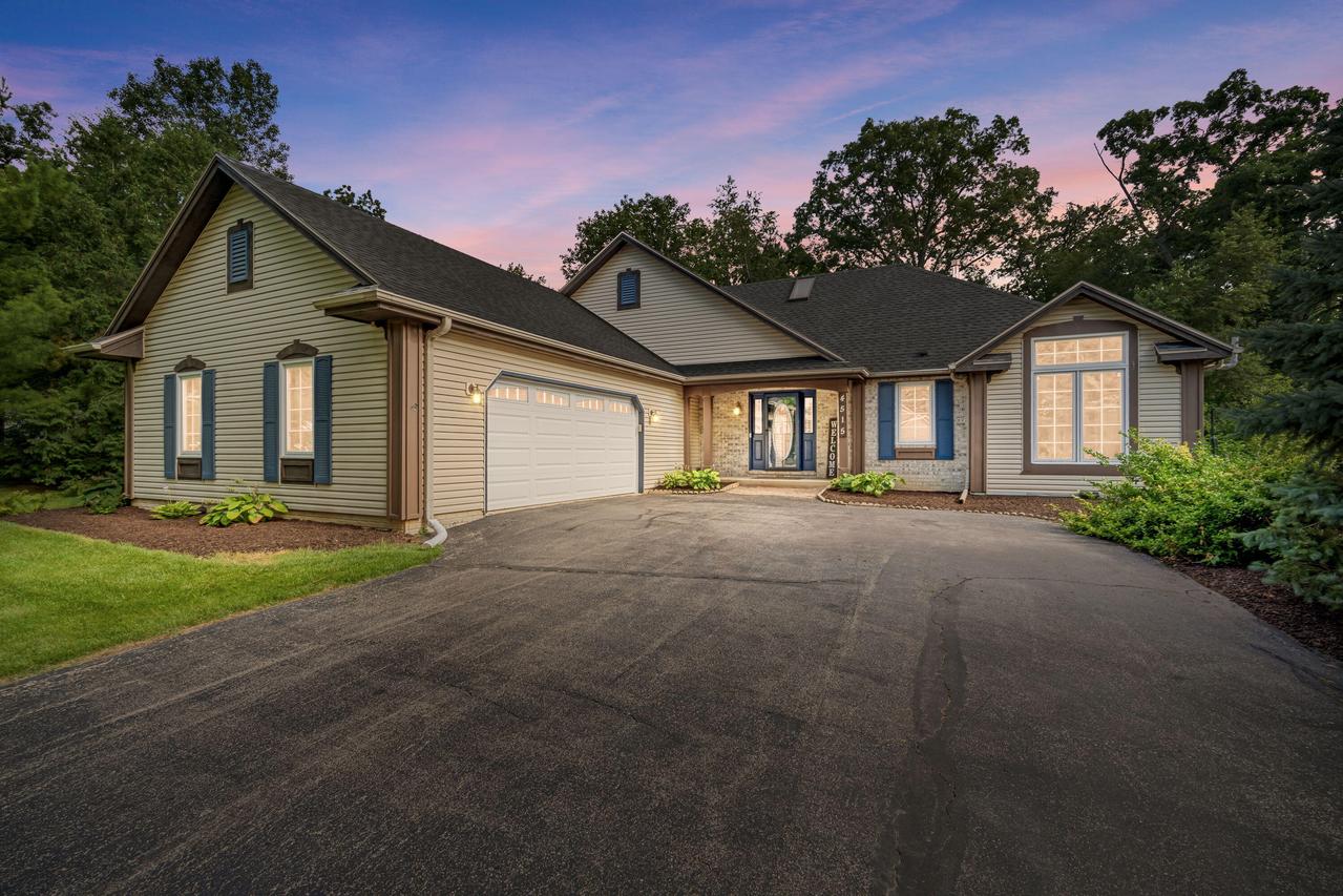 4515 Empire Ln, Waterford, WI 53185