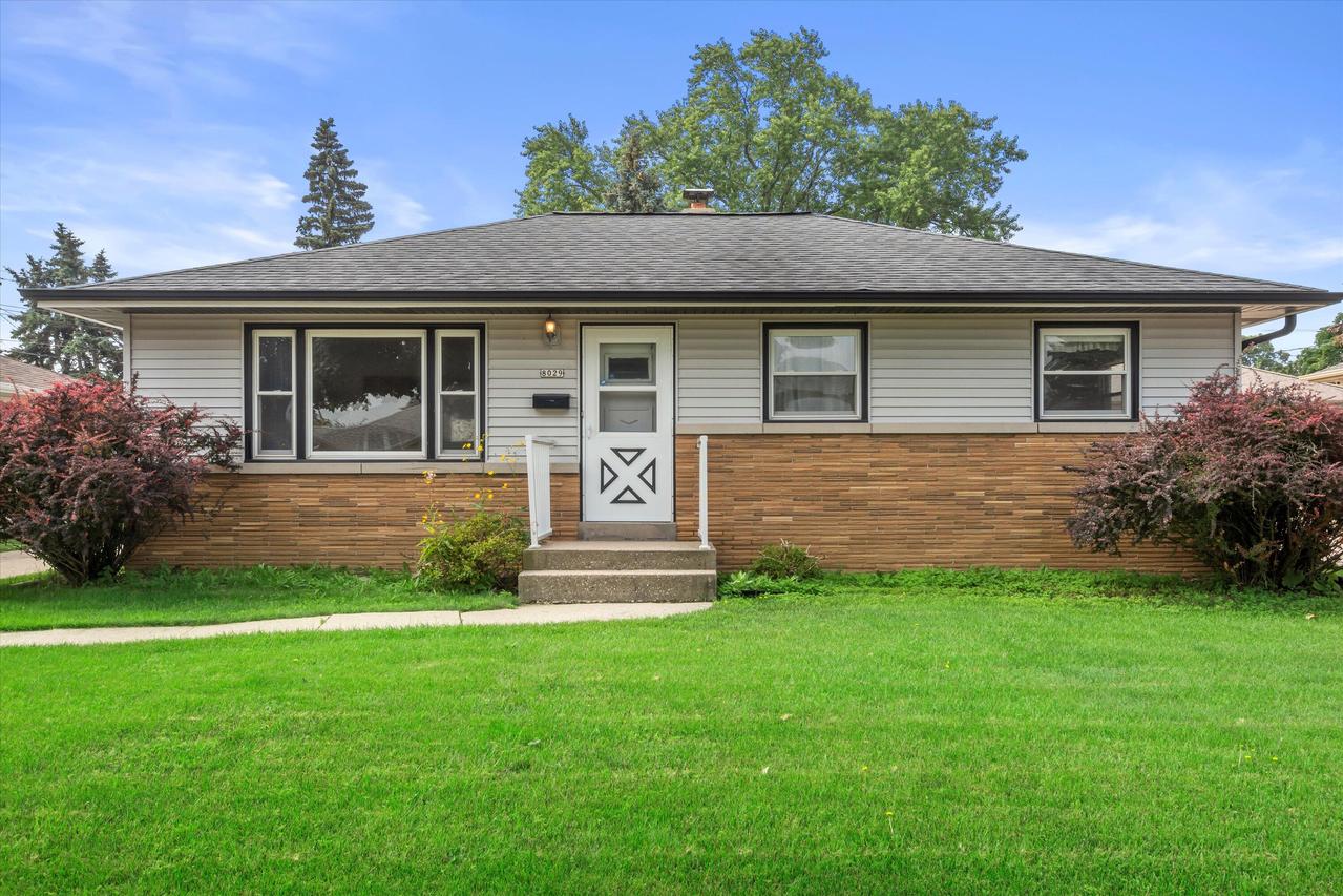 8029 W Ohio Ave, Milwaukee, WI 53219
