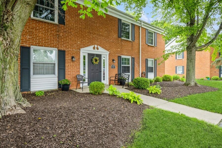 350 County Road B - #8, Fontana, WI 53125