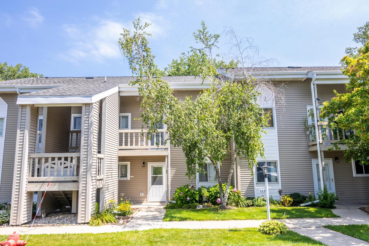 727 E Lakeview Rd #4, Hustisford, WI 53034