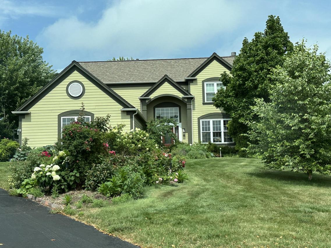 N103W14618 Rainberry Ct, Germantown, WI 53022