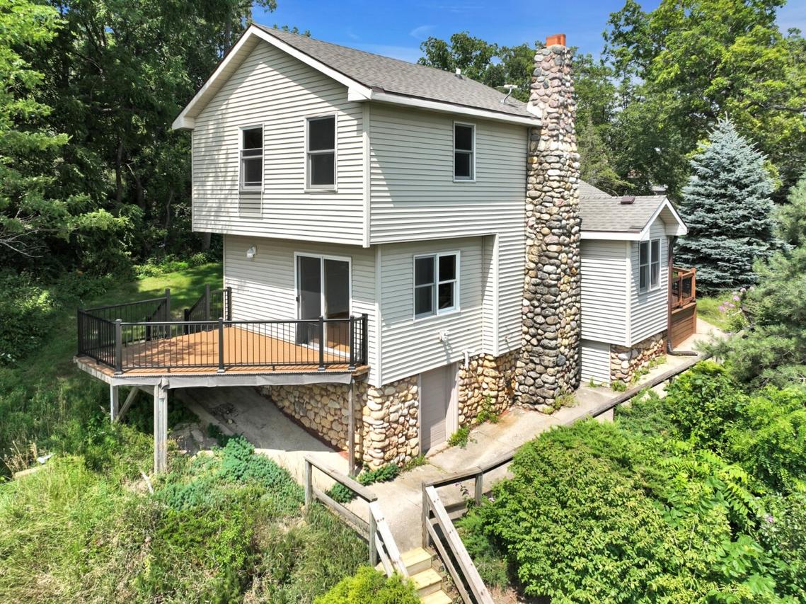 W6549 Shore Ln, Sugar Creek, WI 53121
