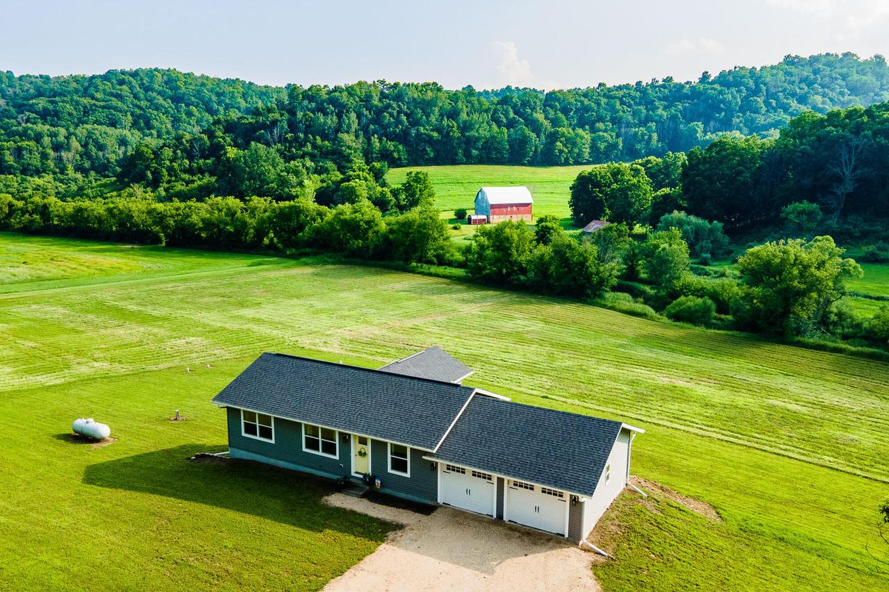 27428 Dieter Hollow, Akan, WI 53518