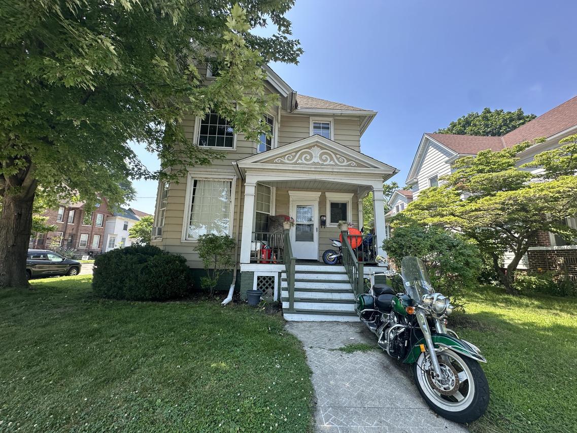 1600 N Main St #1600 1/2, Racine, WI 53402