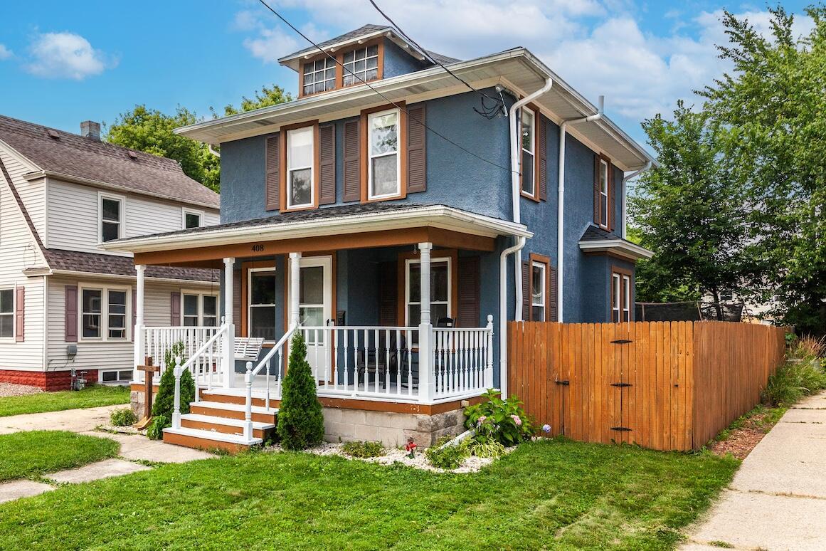 408 W Newhall Ave, Waukesha, WI 53186