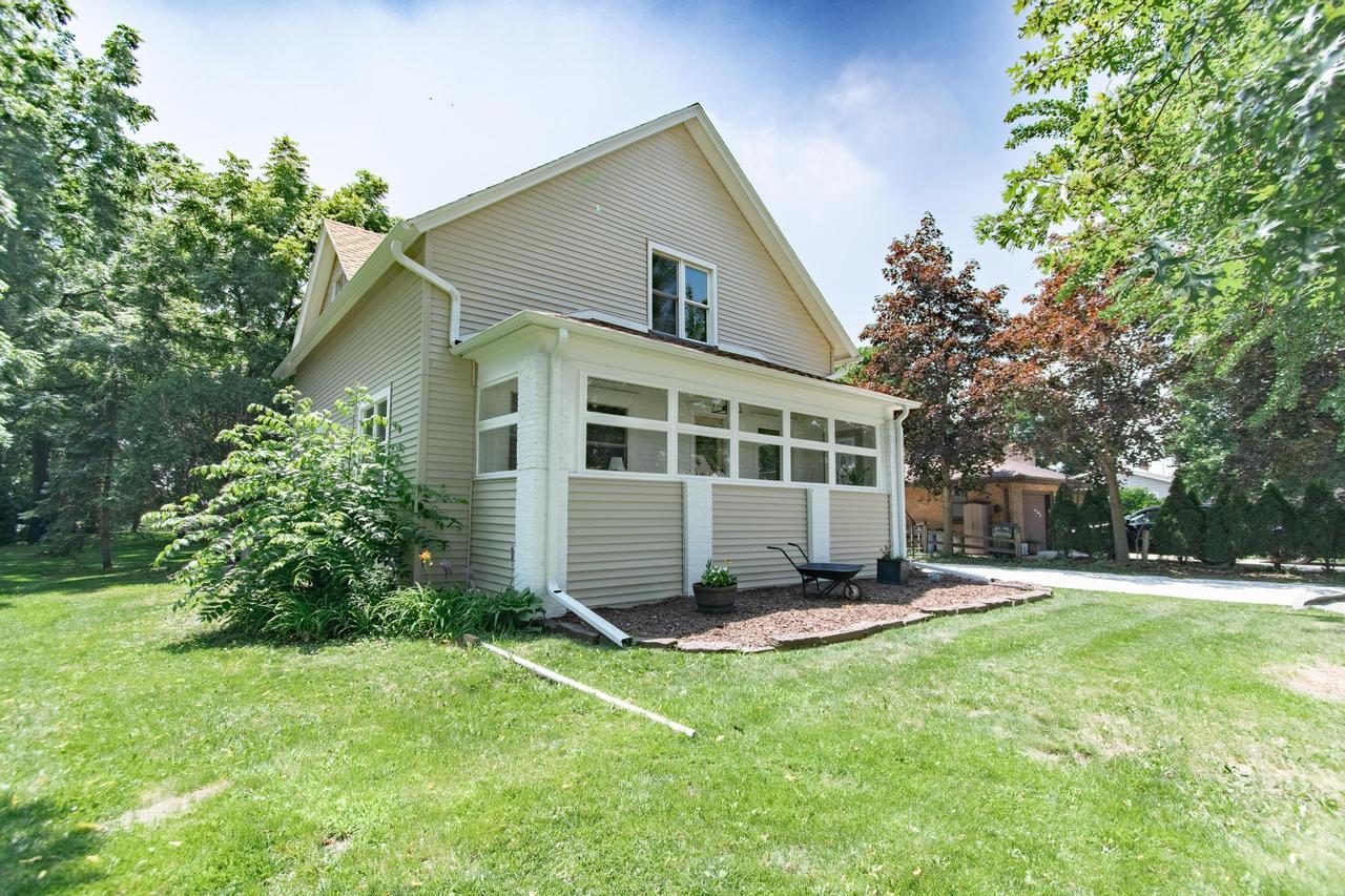 709 15th Ave, Union Grove, WI 53182