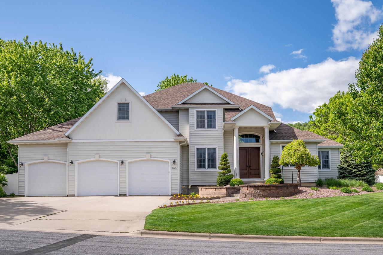 1843 Tahoe Pl, Onalaska, WI 54650