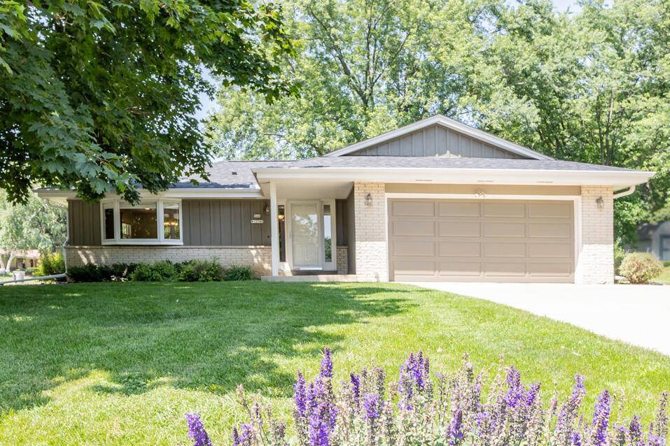 S66W12740 Somerset Dr, Muskego, WI 53150