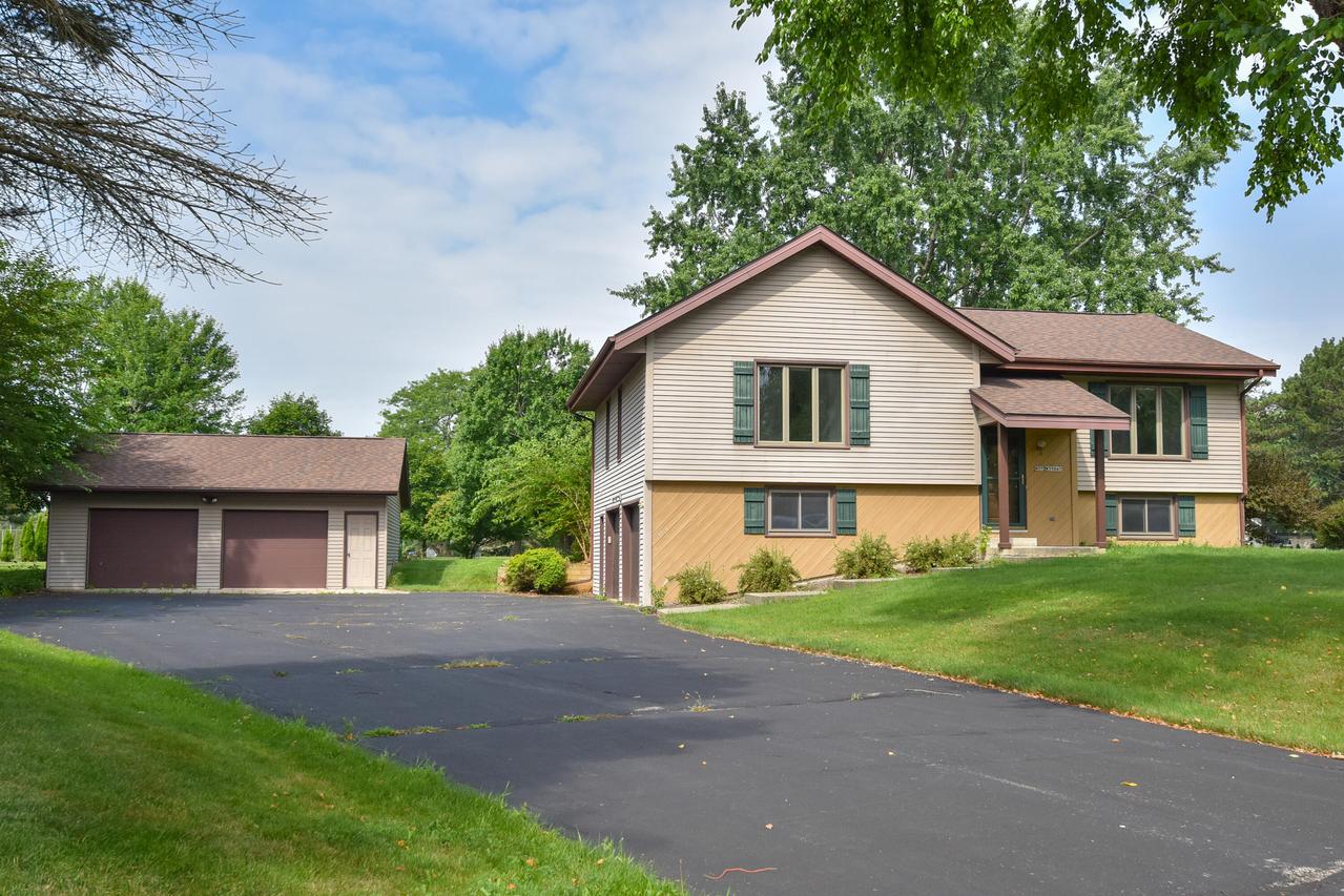 N57W35647 Misty Ter, Oconomowoc, WI 53066