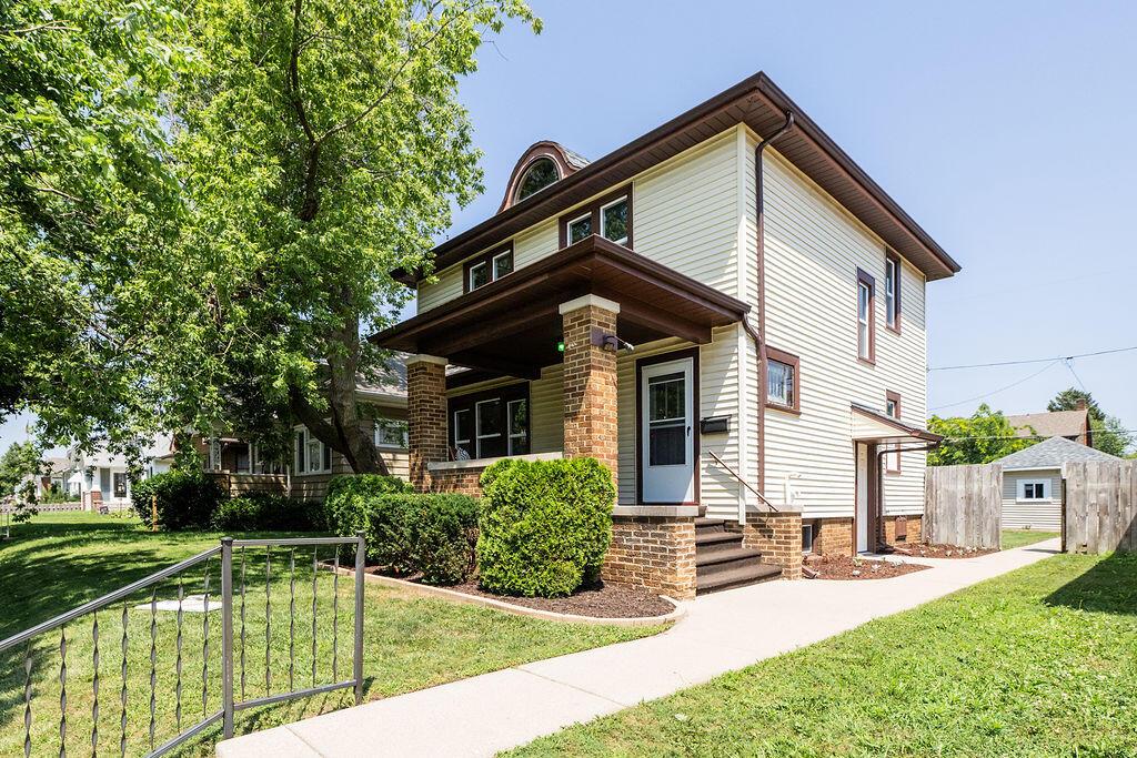 2045 Deane Blvd, Racine, WI 53403