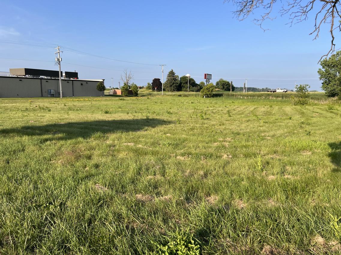 260 Highland Dr, Fredonia, WI 53021