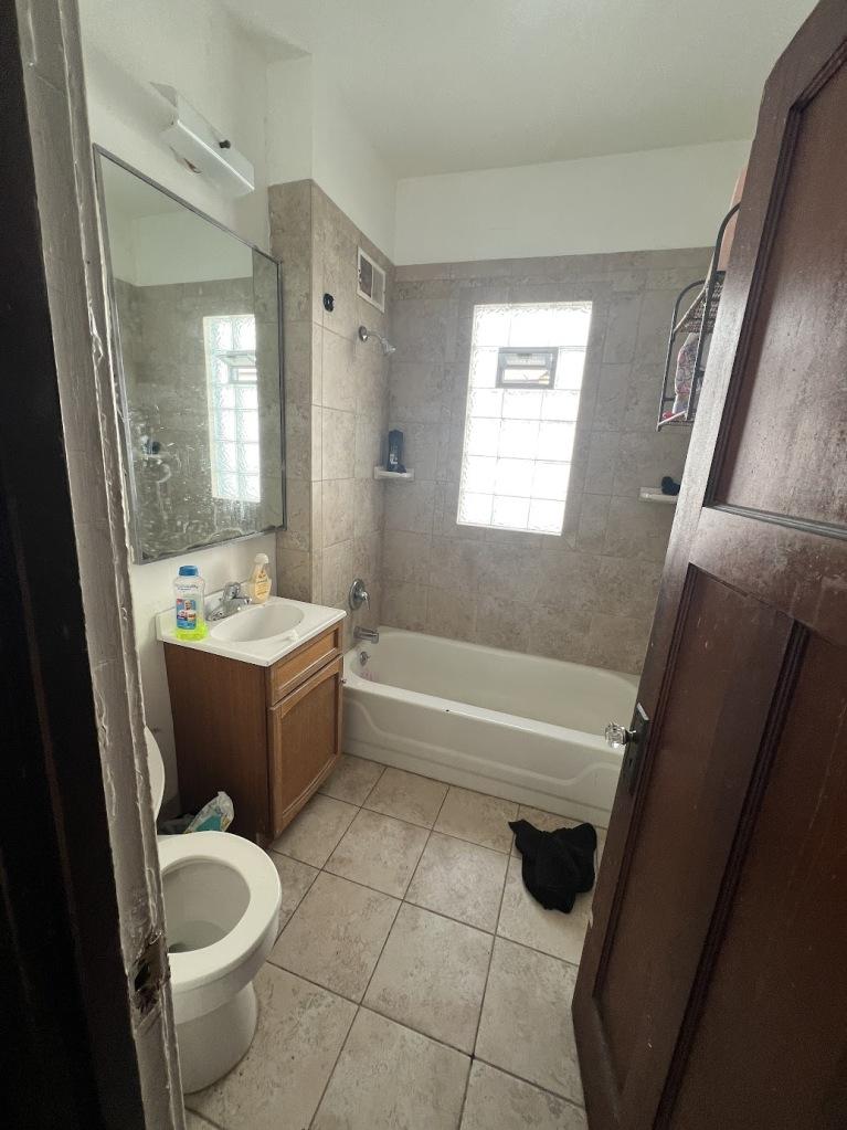 2767 N 40th St #2769, Milwaukee, WI 53210