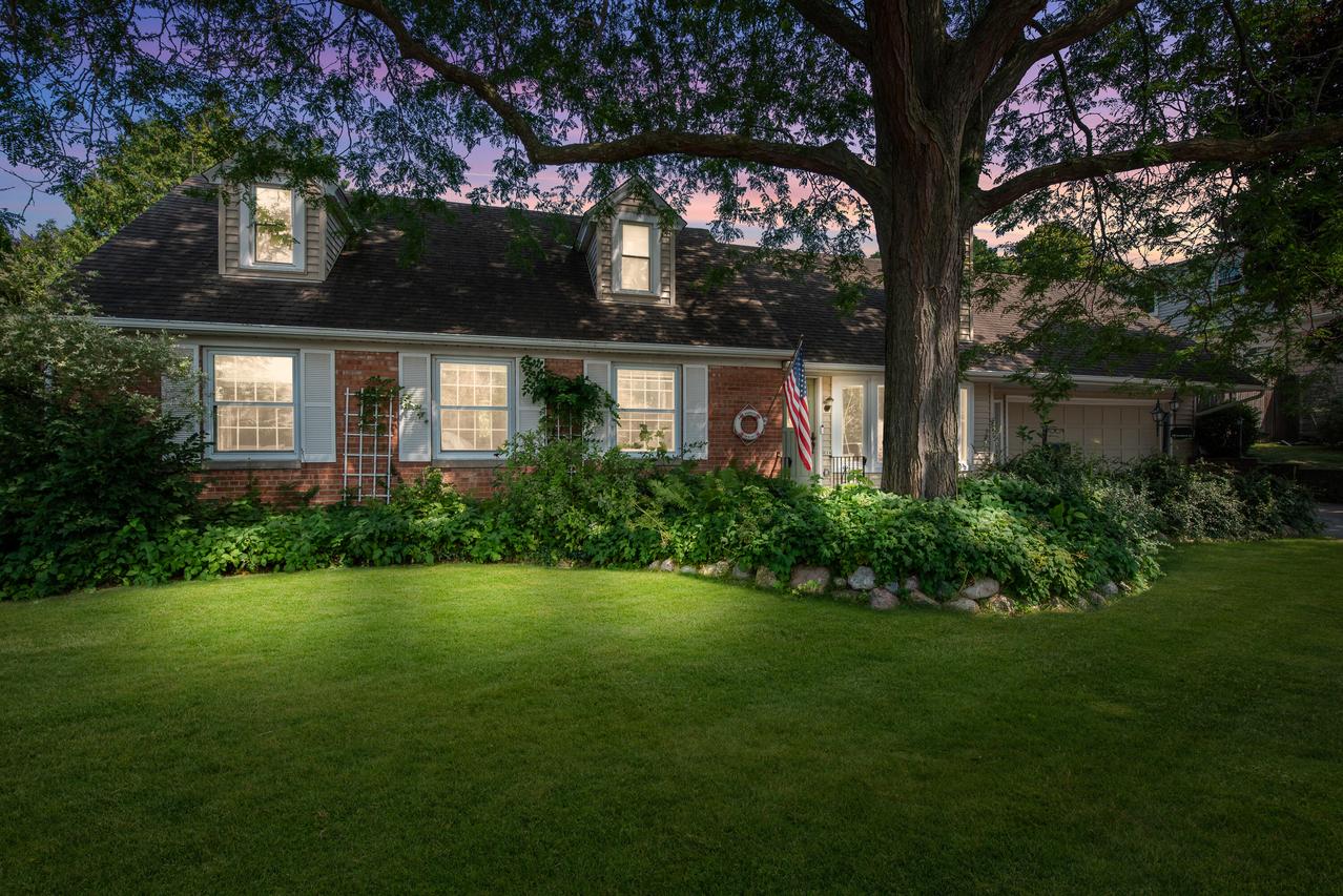 414 N Hillcrest Ct, Port Washington, WI 53074