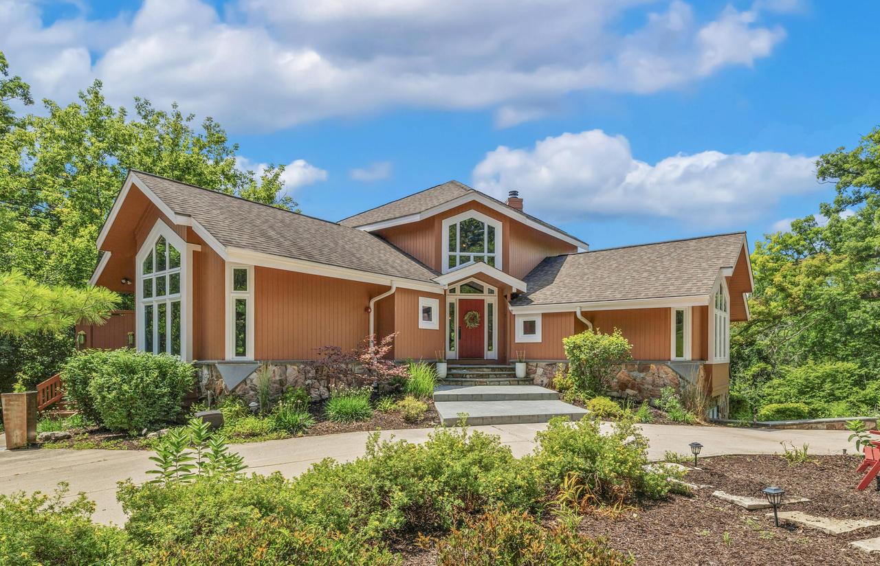 1460 Geneva Club, Geneva, WI 53147