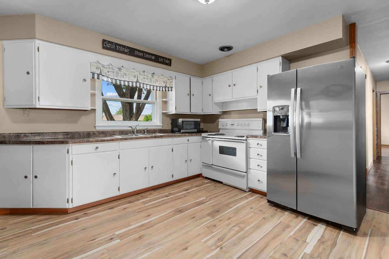 516 Winnebago Dr, Fond Du Lac, WI 54935