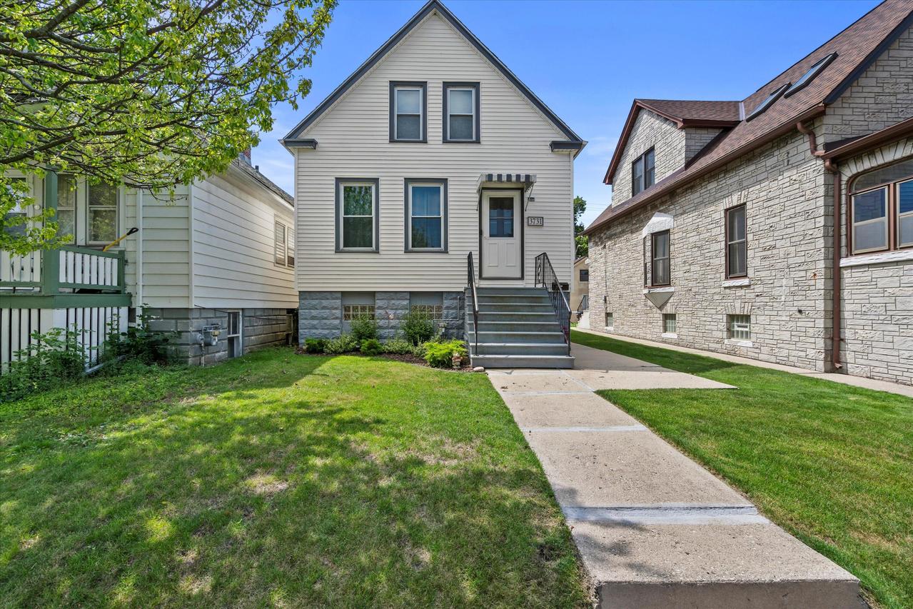 3731 E Barnard Ave, Cudahy, WI 53110