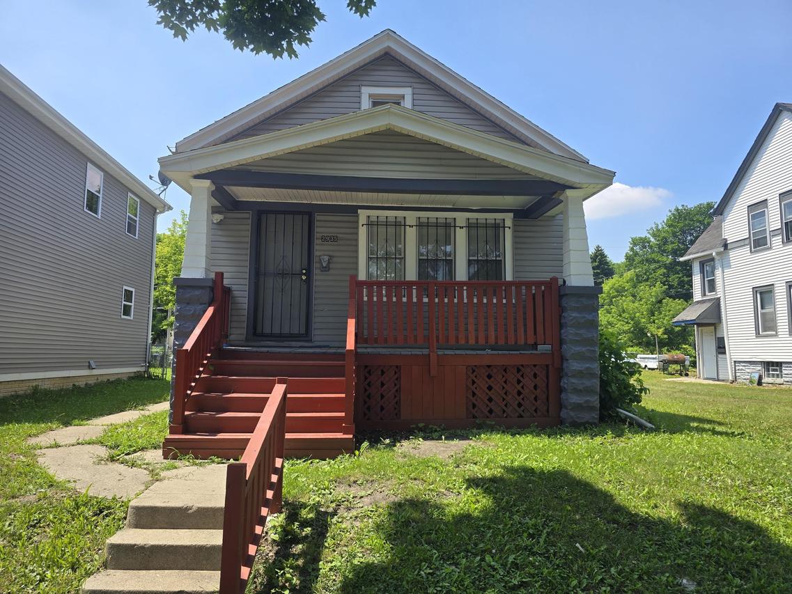 2935 N Dr Lester Carter Dr, Milwaukee, WI 53206