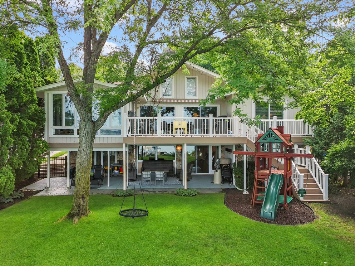 237 Grandview Ln, Twin Lakes, WI 53181